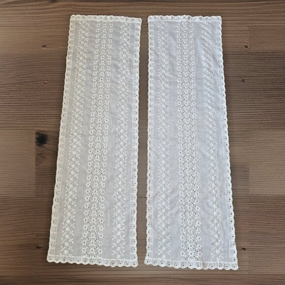 2 Vintage Eyelet Table Runner Dresser Scarf Ivory Embroidered Floral 41x12.5" - Picture 1 of 7